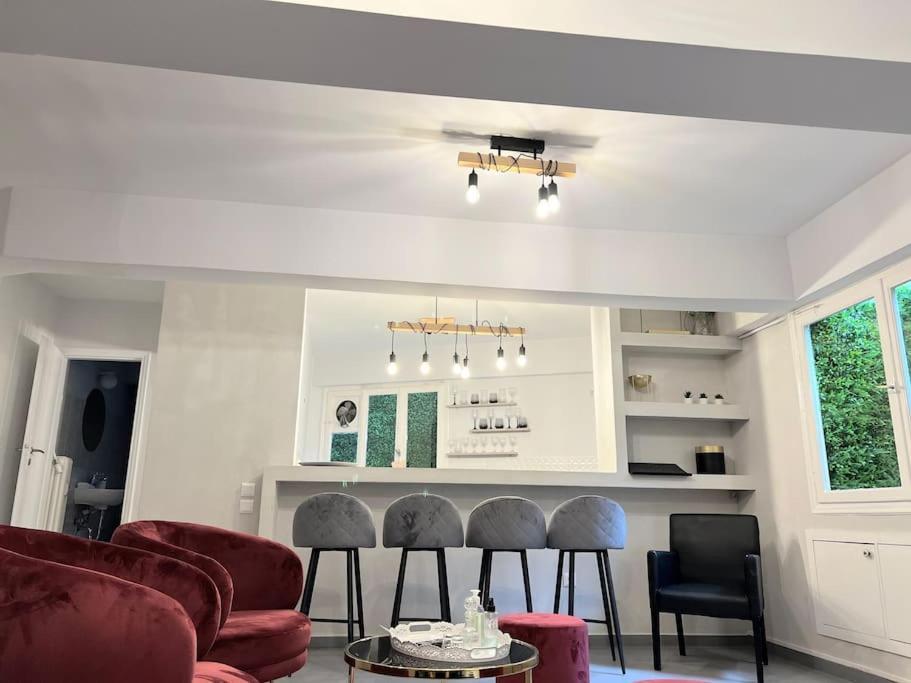 Brand New Modern Street-Style Studio /City Center Athena Bagian luar foto