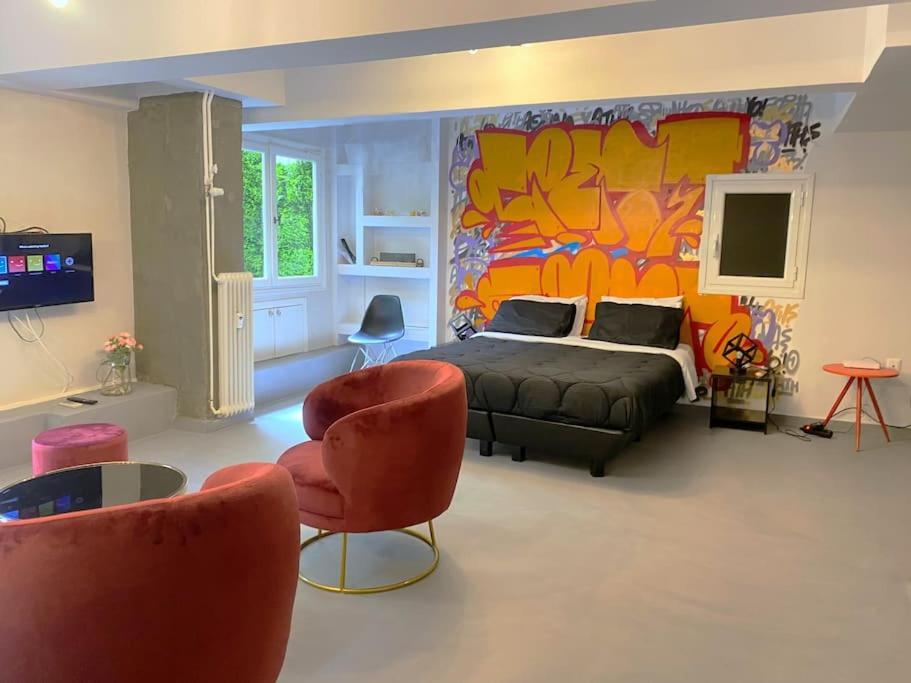 Brand New Modern Street-Style Studio /City Center Athena Bagian luar foto
