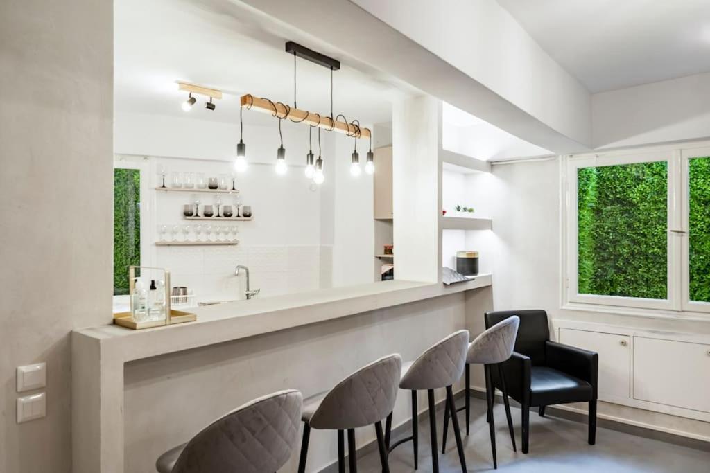 Brand New Modern Street-Style Studio /City Center Athena Bagian luar foto